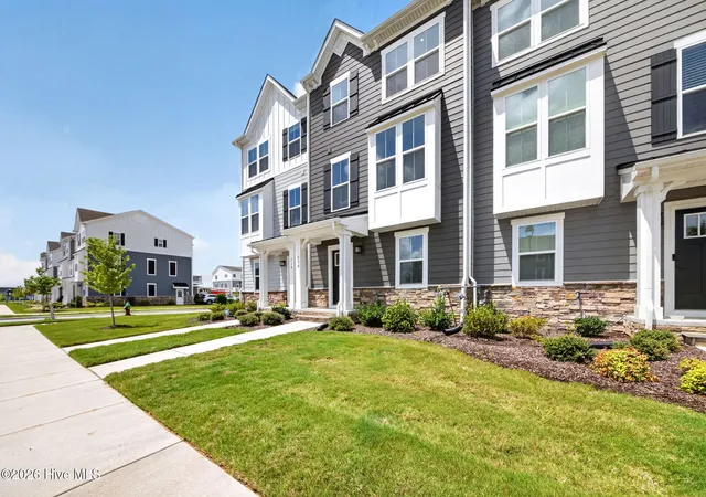 Photo 3 of Townhouse for sale at 208 Fost Blvd, Moyock, NC 27958 | MLS# 100594313 | Listing updated on 2026-10-01