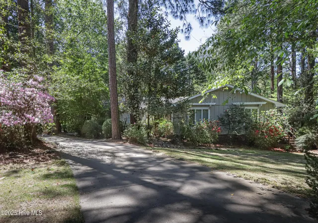 Photo 1 of Single family home for sale at 1 Collett Ln, Pinehurst, NC 28374 | MLS# 100557379 | Listing updated on 2026-09-30