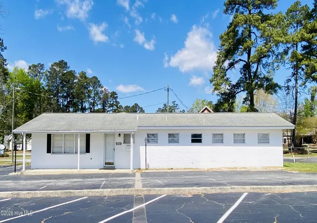 House for sale at 609 Jefferson St, Whiteville, NC 28472 | MLS# 100563684 | Listing updated on 2026-03-31
