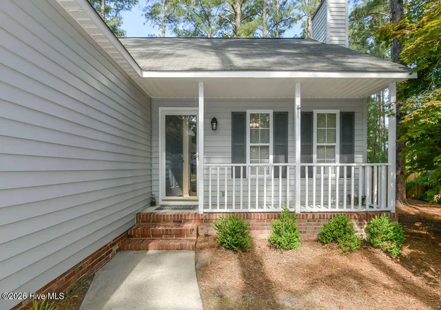 Homes for sale in Pinehurst, NC | 2545 Longleaf Dr Sw, Pinehurst, NC 28374 | MLS# 100582419