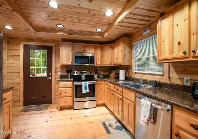 Photo 5 of Single family home for sale at 235 Huntington Cir, Murphy, NC 28906 | MLS# 100589679 | Listing updated on 2026-08-18