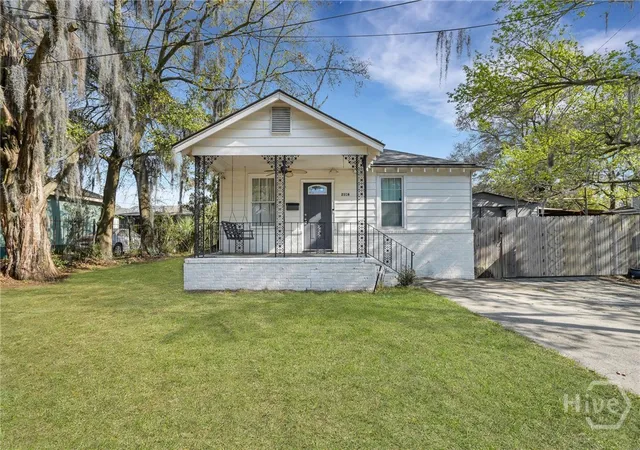 Photo 2 of Single family home for sale at 2106 Bolling St, Savannah, GA 31404 | MLS# SA352968 | Listing updated on 2026-07-17