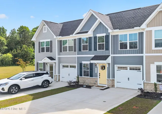 Photo 3 of Townhouse for sale at 2063 Parow Ln Nw, Calabash, NC 28467 | MLS# 100572622 | Listing updated on 2026-09-08