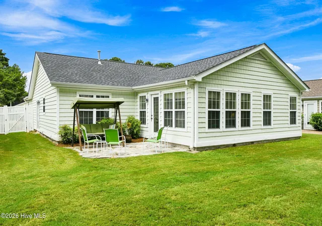 Photo 4 of Single family home for sale at 5219 Minnesota Dr Se, Southport, NC 28461 | MLS# 100598573 | Listing updated on 2026-09-01