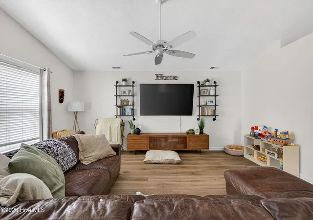 Photo 2 of Single family home for sale at 404 Beasley Rd, Wilmington, NC 28409 | MLS# 100593793 | Listing updated on 2026-08-18