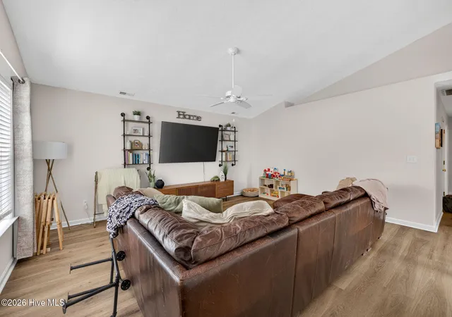 Photo 3 of Single family home for sale at 404 Beasley Rd, Wilmington, NC 28409 | MLS# 100593793 | Listing updated on 2026-08-18