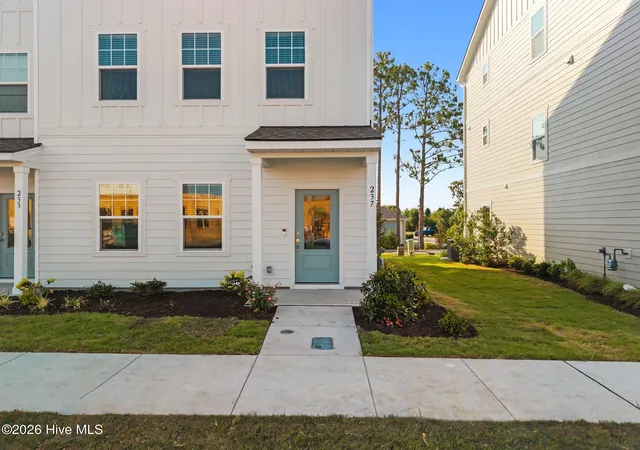 Photo 2 of Townhouse for sale at 237 Pelican Flight Loop, Wilmington, NC 28412 | MLS# 100593312 | Listing updated on 2026-09-19
