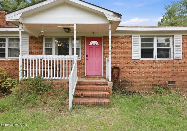 Photo 3 of Single family home for sale at 46 Gainsborough Ln, Cameron, NC 28326 | MLS# 100580730 | Listing updated on 2026-08-18