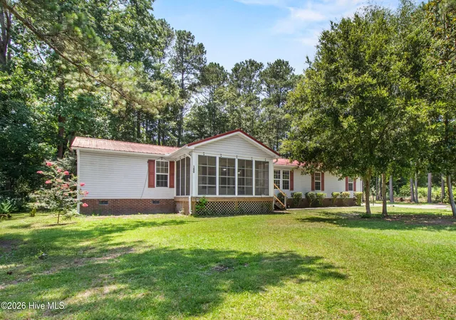 Photo 3 of Manufactured home for sale at 180 Quails Cvs, Hampstead, NC 28443 | MLS# 100583108 | Listing updated on 2026-09-21