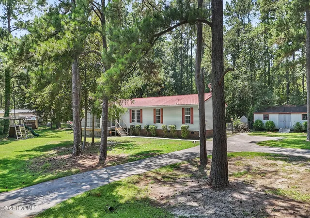 Photo 4 of Manufactured home for sale at 180 Quails Cvs, Hampstead, NC 28443 | MLS# 100583108 | Listing updated on 2026-09-21