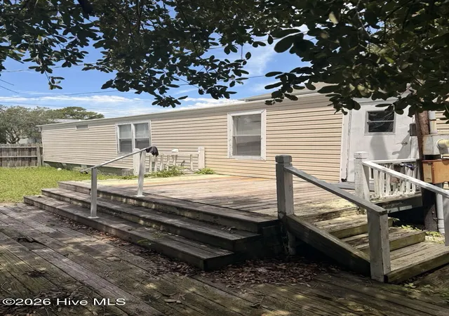 Photo 3 of Manufactured home for sale at 1511 Mackerel Ln, Carolina Beach, NC 28428 | MLS# 100594112 | Listing updated on 2026-08-18