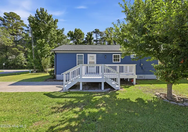 1st image of 305 Beachview Dr, Edenton, NC 27932 | MLS# 100585067