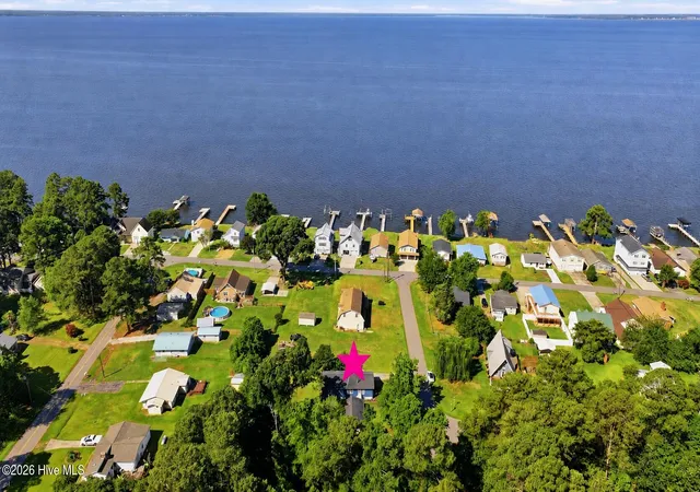 2nd image of 305 Beachview Dr, Edenton, NC 27932 | MLS# 100585067