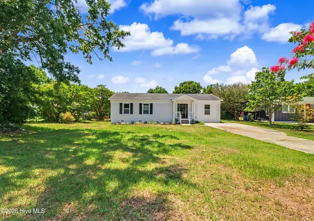 Photo 1 of Single family home for sale at 5314 Autumn Dr, Wilmington, NC 28409 | MLS# 100584146 | Listing updated on 2026-09-08