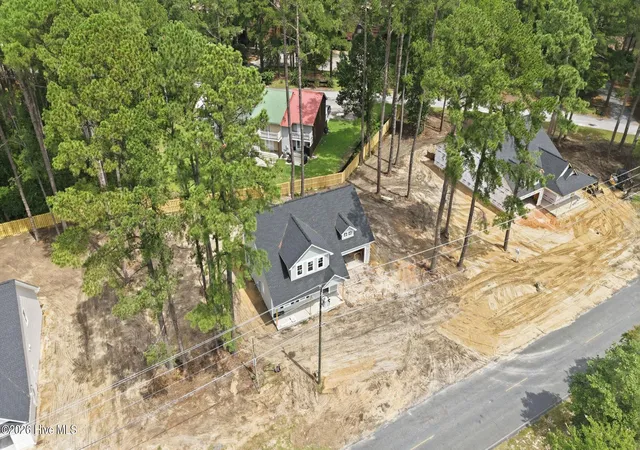 Photo 4 of Single family home for sale at 442 Hyland Hills Rd, Southern Pines, NC 28387 | MLS# 100583920 | Listing updated on 2026-10-15