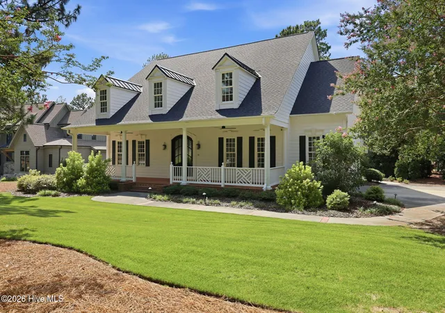 Photo 5 of Single family home for sale at 102 Chesterfield Dr, Pinehurst, NC 28374 | MLS# 100594842 | Listing updated on 2026-08-18