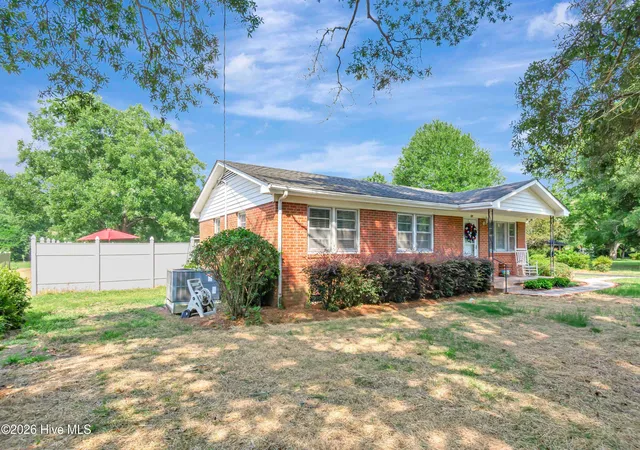 Photo 2 of Single family home for sale at 591 E Great Marsh Church Rd, Saint Pauls, NC 28384 | MLS# 100586564 | Listing updated on 2026-08-18