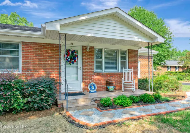 Photo 4 of Single family home for sale at 591 E Great Marsh Church Rd, Saint Pauls, NC 28384 | MLS# 100586564 | Listing updated on 2026-08-18