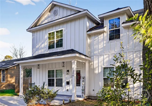 Homes for sale in Savannah, GA | 1306 E Waldburg St, Savannah, GA 31404 | MLS# SA349187