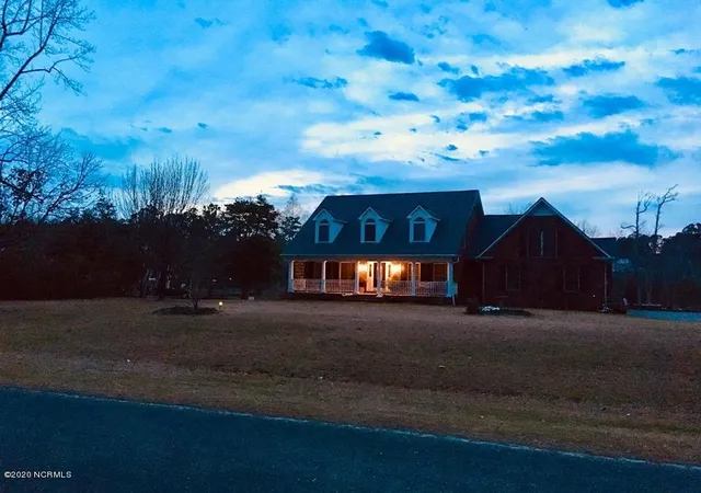 Photo 2 of Single family home for sale at 613 Hughes Rd, Hampstead, NC 28443 | MLS# 100585893 | Listing updated on 2026-08-18