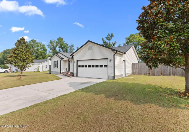 Photo 2 of Single family home for sale at 110 Pear Tree Ln, Richlands, NC 28574 | MLS# 100590578 | Listing updated on 2026-09-14