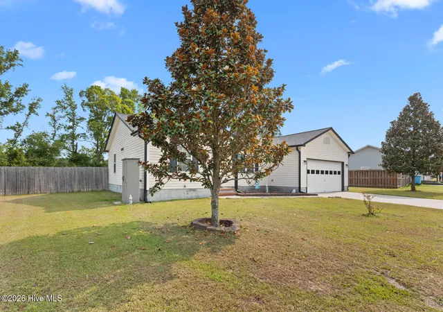 Photo 3 of Single family home for sale at 110 Pear Tree Ln, Richlands, NC 28574 | MLS# 100590578 | Listing updated on 2026-09-14