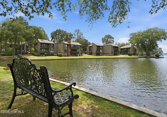 Listing Photo 2 - Condo for sale in building located at 250 Sugar Gum Ln, Pinehurst, NC 28374 - Unit #214