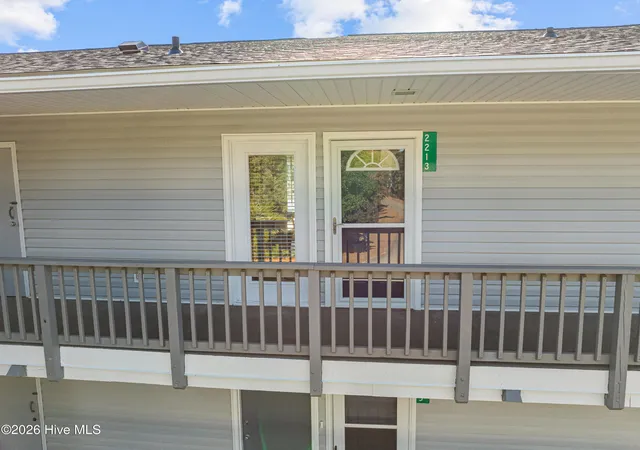Listing Photo 5 - Condo for sale in building located at 2213 Harbourside Dr, New Bern, NC 28560