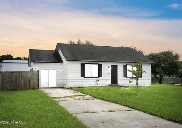 Photo 2 of Single family home for sale at 109 Milestone Ct, Jacksonville, NC 28546 | MLS# 100594985 | Listing updated on 2026-08-18