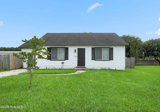 Photo 3 of Single family home for sale at 109 Milestone Ct, Jacksonville, NC 28546 | MLS# 100594985 | Listing updated on 2026-08-18