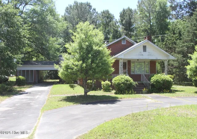 Homes for sale in Elizabethtown, NC | 709 Quail St, Elizabethtown, NC 28337 | MLS# 100584029