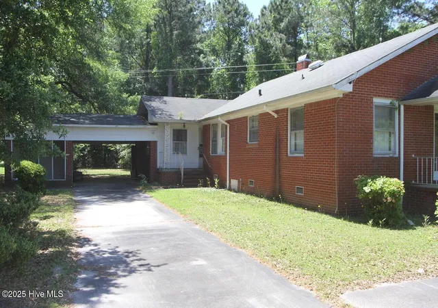 Homes for sale in Elizabethtown, NC | 709 Quail St, Elizabethtown, NC 28337 | MLS# 100584029