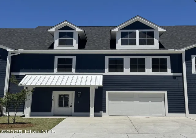Photo 2 of Townhouse for sale at 115 Seagate Pl, Wilmington, NC 28403 | MLS# 100456550 | Listing updated on 2026-07-16