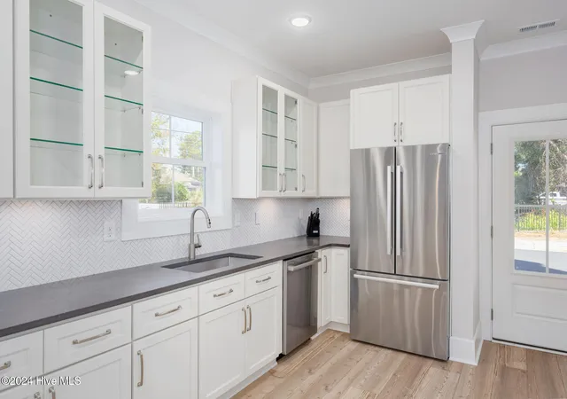 Photo 3 of Townhouse for sale at 115 Seagate Pl, Wilmington, NC 28403 | MLS# 100456550 | Listing updated on 2026-07-16