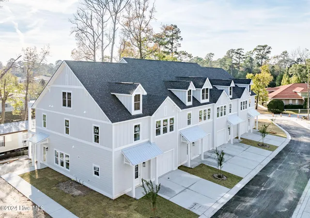 Photo 1 of Townhouse for sale at 115 Seagate Pl, Wilmington, NC 28403 | MLS# 100456550 | Listing updated on 2026-07-16