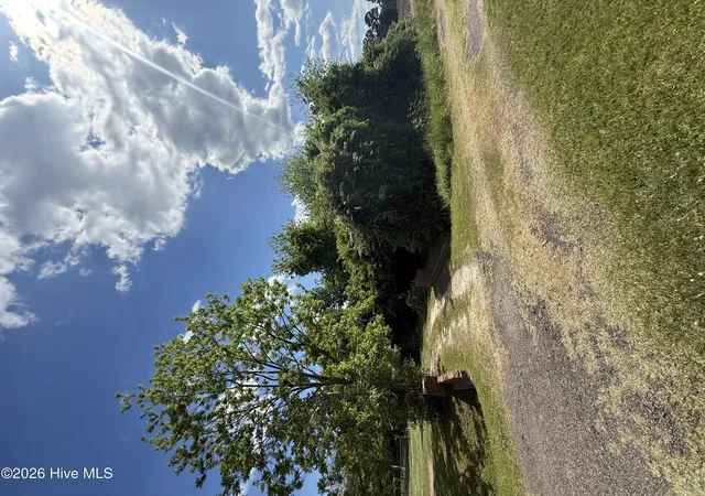 Photo 3 of Land for sale at 3 W Hayes St, Burgaw, NC 28425 | MLS# 100572896 | Listing updated on 2026-09-18