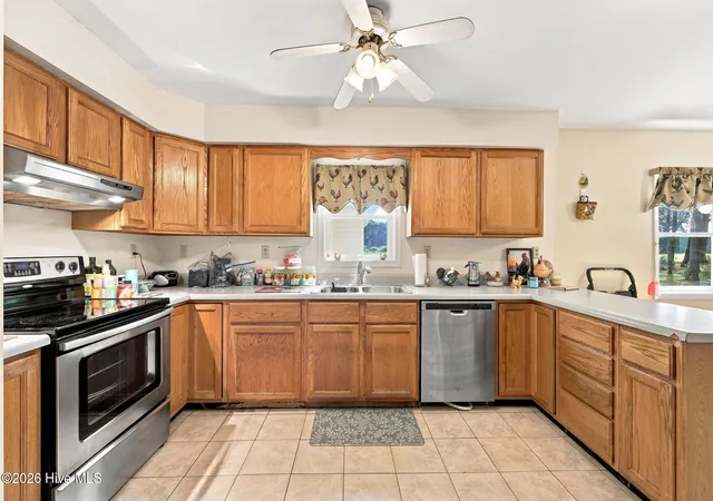 Photo 3 of Single family home for sale at 1800 Lee Landing Rd, New Bern, NC 28560 | MLS# 100593896 | Listing updated on 2026-09-19