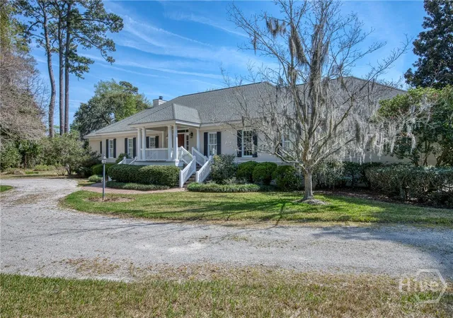 3rd image of 308 Bradley Point Rd, Savannah, GA 31410 | MLS# SA351080
