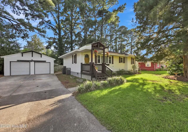 Photo 1 of Single family home for sale at 108 Farm Dr, Elizabeth City, NC 27909 | MLS# 100599566 | Listing updated on 2026-08-28