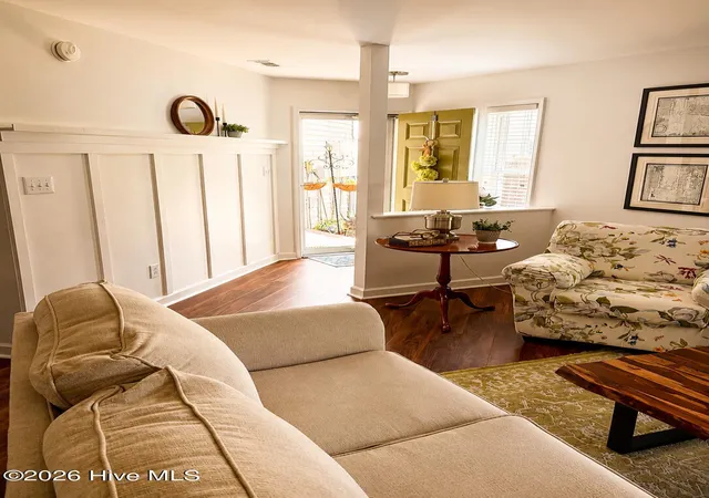3rd image of 409 Commerce Ave, Morehead, NC 28557