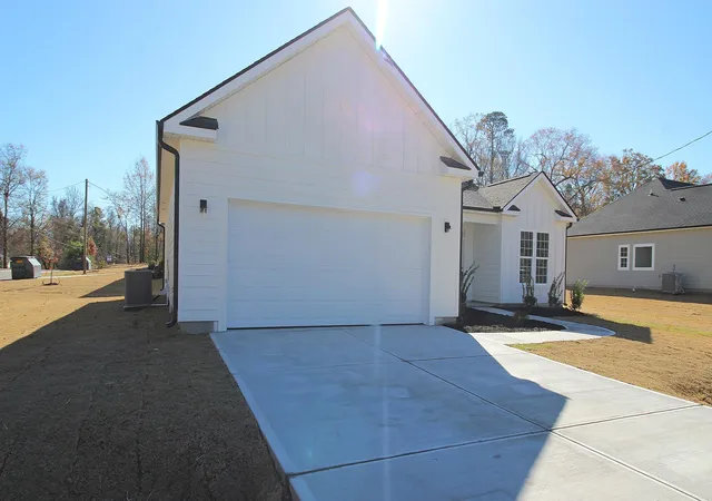 Photo 3 of Single family home for sale at 118 Bennett St, Grovetown, GA 30813 | MLS# 98202526 | Listing updated on 2026-09-10
