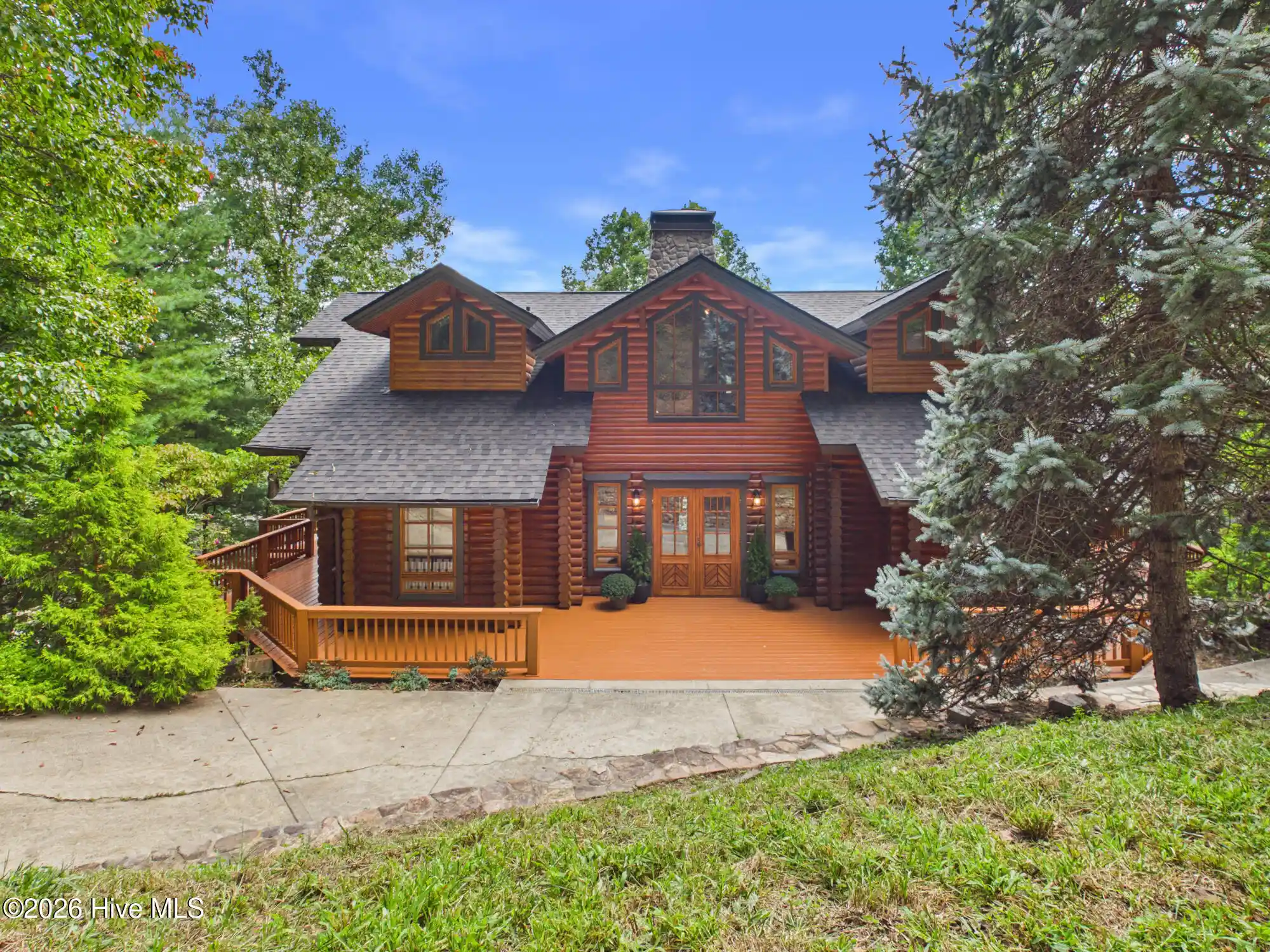 Photo 1 of Single family home for sale at 214 Cross Creek Trl, Robbinsville, NC 28771 | MLS# 100589527 | Listing updated on 2026-09-17