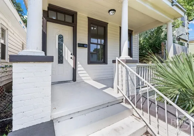 3rd image of 604 W 40th St, Savannah, GA 31415 | MLS# SA359450