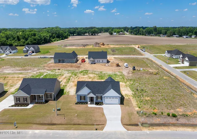 Photo 4 of Single family home for sale at 303 Allies Dr, Goldsboro, NC 27534 | MLS# 100570086 | Listing updated on 2026-10-01