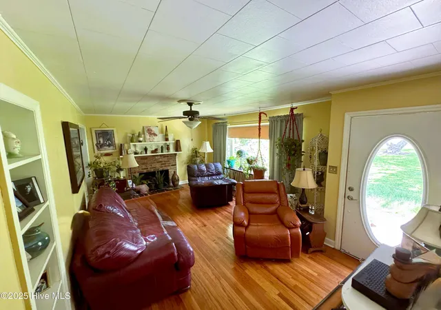 Photo 4 of Single family home for sale at 320 Aiken Rd, Southern Pines, NC 28387 | MLS# 100525485 | Listing updated on 2026-08-18