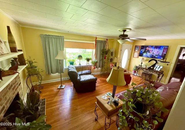 Photo 5 of Single family home for sale at 320 Aiken Rd, Southern Pines, NC 28387 | MLS# 100525485 | Listing updated on 2026-08-18