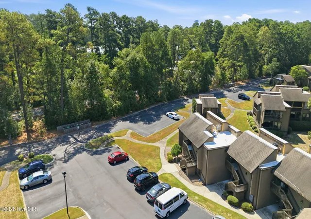 Listing Photo 2 - Condo for sale in building located at 10 Pine Tree Rd, Pinehurst, NC 28374 - Unit #117