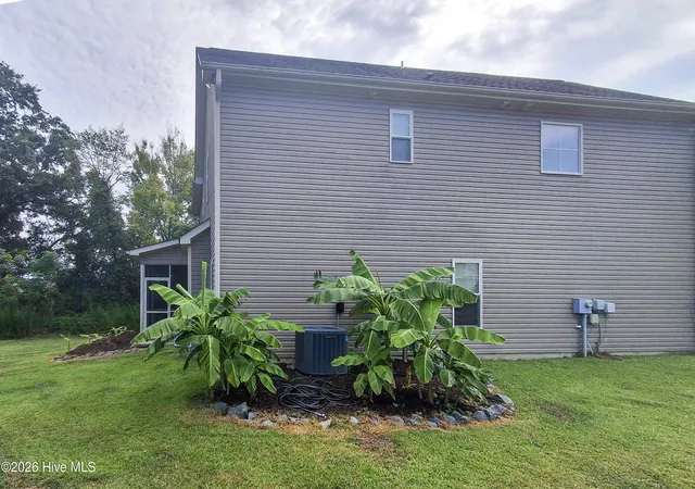 Photo 3 of Single family home for sale at 212 Rustic Fld Dr, Goldsboro, NC 27530 | MLS# 100596524 | Listing updated on 2026-08-18