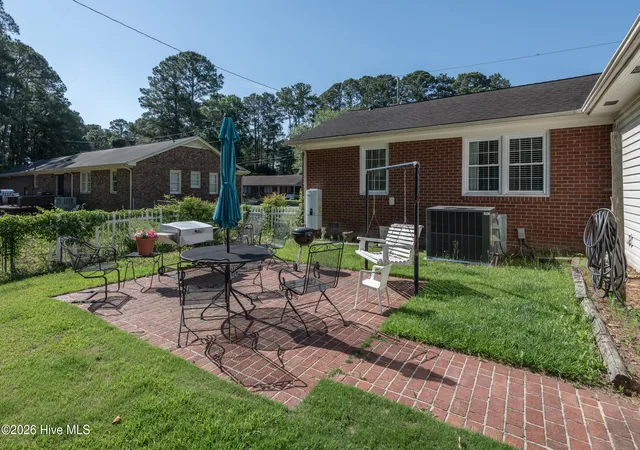 5th image of 1705 Englewood Dr, Greenville, NC 27858 | MLS# 100577641