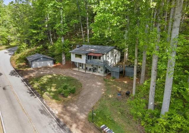 Photo 4 of Single family home for sale at 4187 W Old Murphy Rd, Franklin, NC 28734 | MLS# 98544528 | Listing updated on 2026-08-18